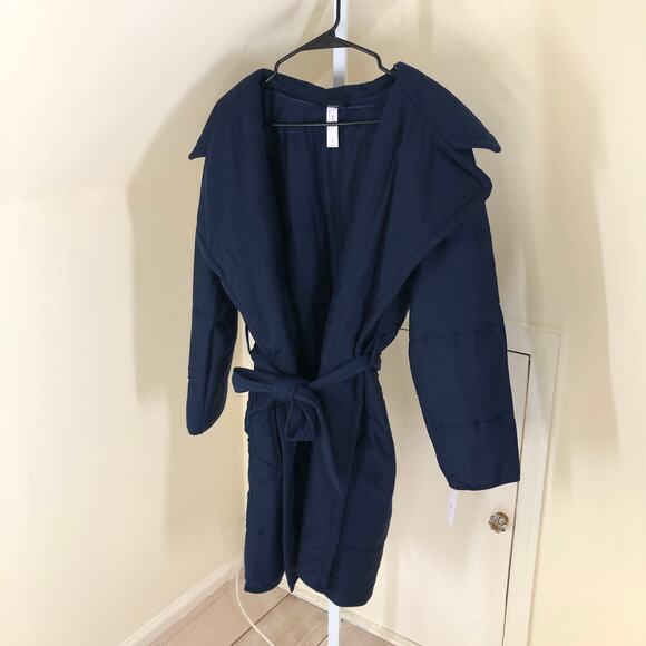 Auden NWT Women's Short Quilted Robe Blue Quilted Robe Size M/L - Picture 2 of 8